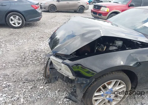 2013 Ford Mustang V6 Premium from USA, damaged, VIN 1ZVBP8AM8D5231884